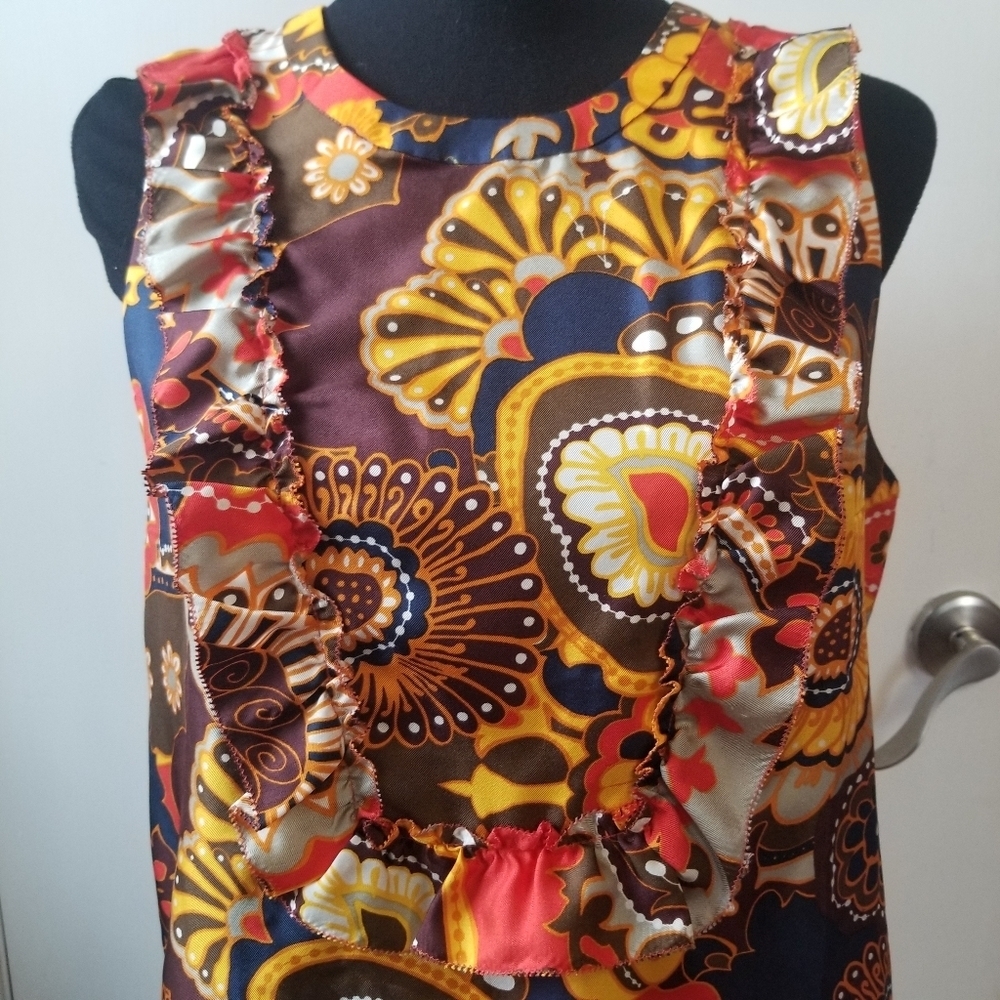 J. CREW 100% Silk Twill Darwin Sleeveless Ruffle Bib Back Button Top 8 Petite - Picture 2 of 5